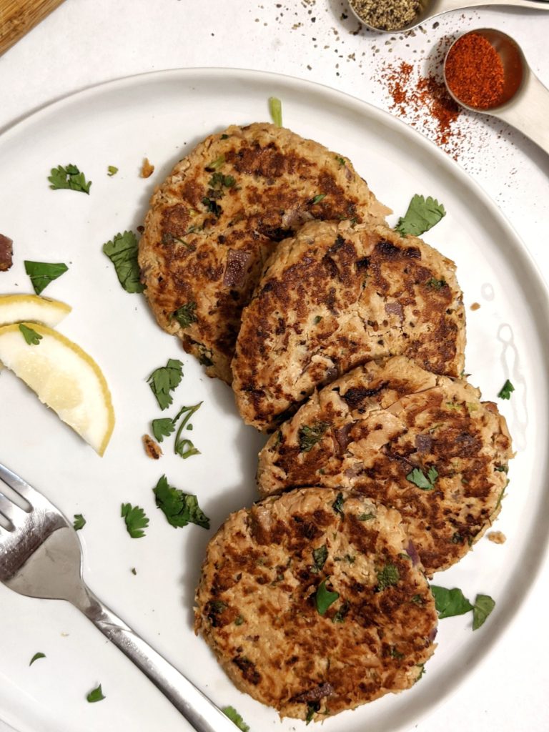 Hot-n-Spicy Tuna Cakes for an easy, healthy and protein-packed dinner full of fresh herbs, tangy lemon and mustard, and a kick of spice! Paleo and Keto-friendly too!