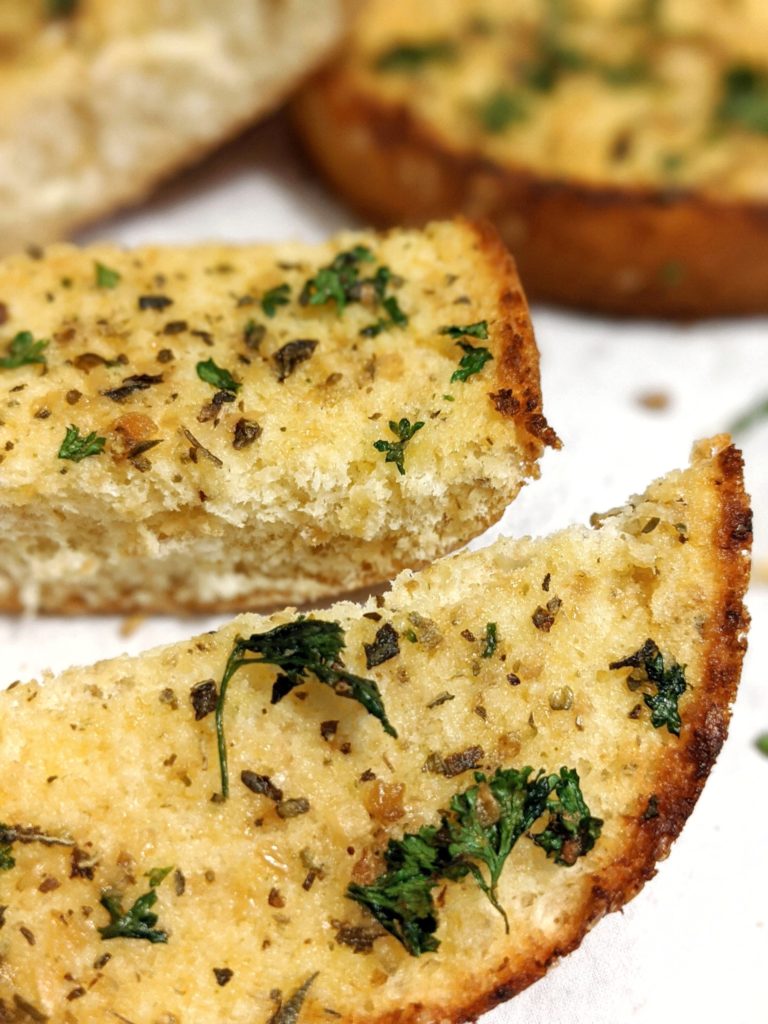 The best way to reheat stored hambuger bun or regular garlic bread? The how to is in an oven, but you can also do it in an air fryer - all without getting it hard.