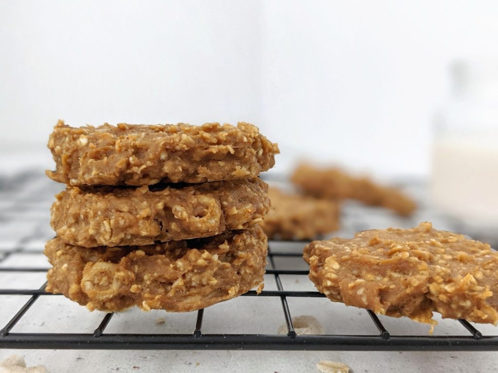 Chewy and Healthy Flourless Banana Cereal Cookies held together by peanut butter powder! Made with oatmeal and cheerios, these delicious peanut butter banana cookies are perfect for breakfast. Vegan, gluten free and sugar-free too!