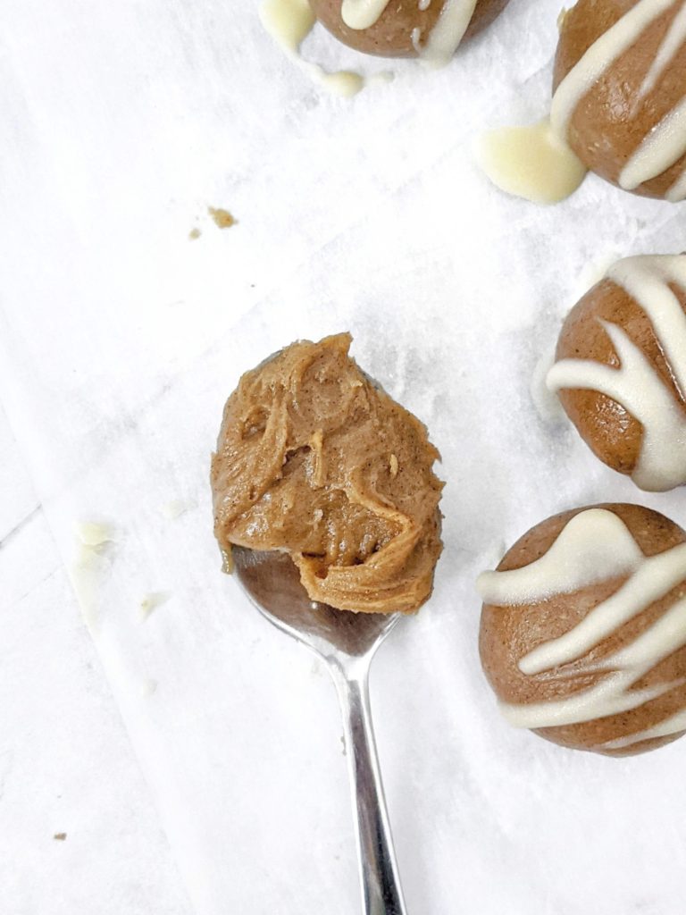 Easy, high protein Cookie Butter Balls with just 3 ingredients. Make no bake cookie butter truffles with Biscoff or homemade spread for a Gluten Free, Vegan and Keto energy balls recipe!