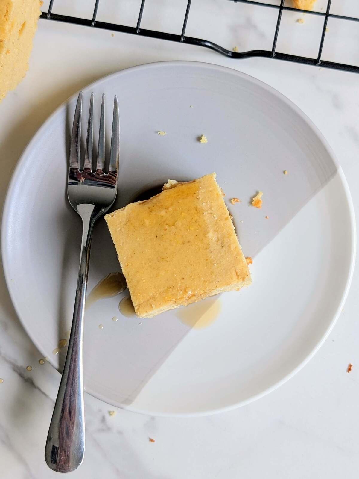 A skinny High Protein Cornbread recipe to pair with chili or bring to Thanksgiving. It’s healthy with protein powder and Greek yogurt, and no sugar either!