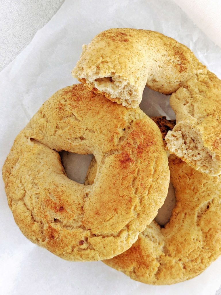 Unbelievable high Protein Bagels made with unflavored and vanilla protein powder, and a ton of Greek Yogurt! This protein powder bagels recipe makes lower carb, low calorie healthy bagels perfect for weightloss too.