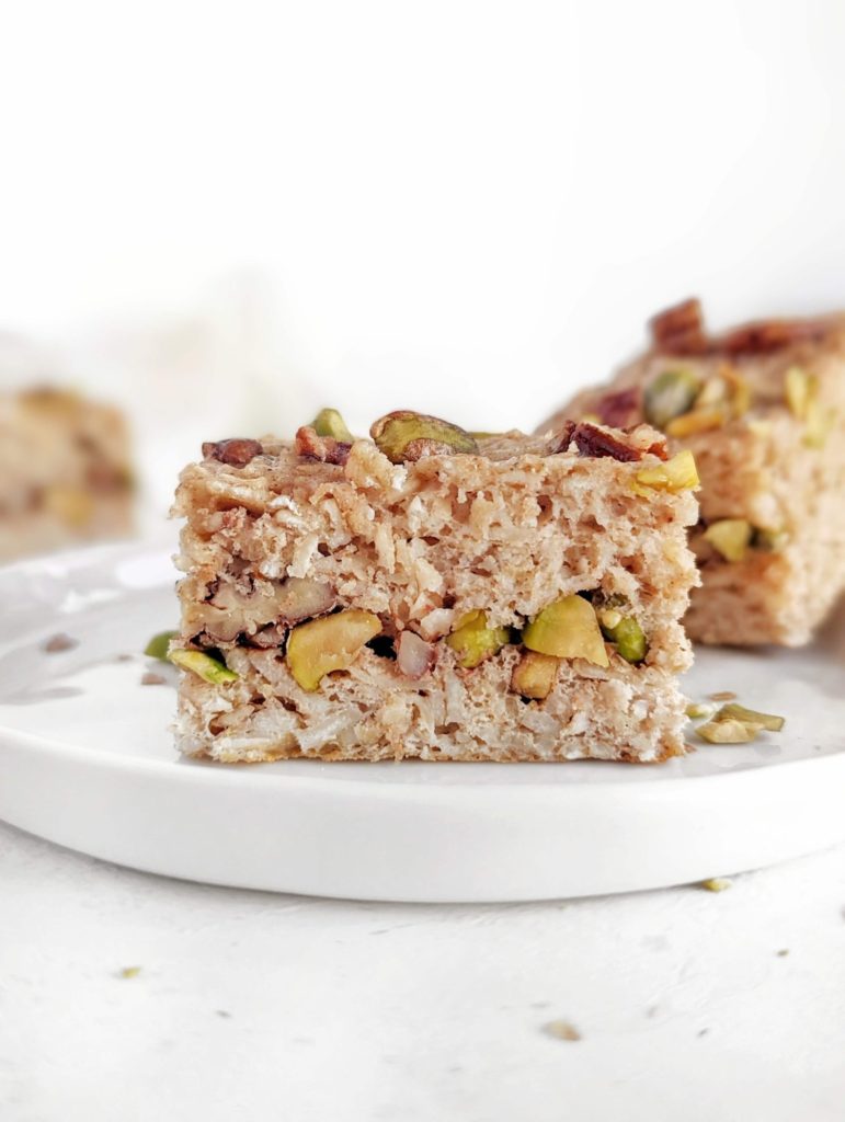 Flavor-packed Protein Baklava Baked Oats for a healthy and tasty dessert for breakfast! This high protein baklava baked oatmeal uses protein powder, Greek yogurt, egg whites and sugar free maple syrup!
