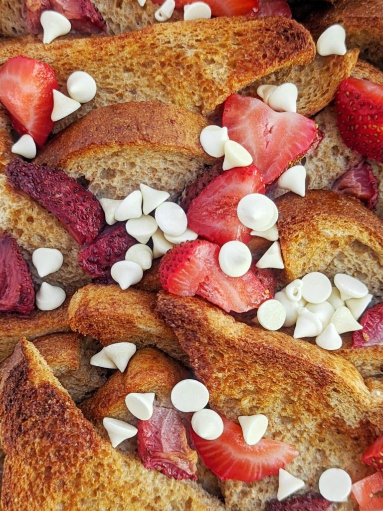  Easy Baked Protein French Toast with whole wheat bread and protein powder, and no sugar needed. Meal prep this overnight protein french toast and bake it for an anabolic french toast casserole made in the oven!