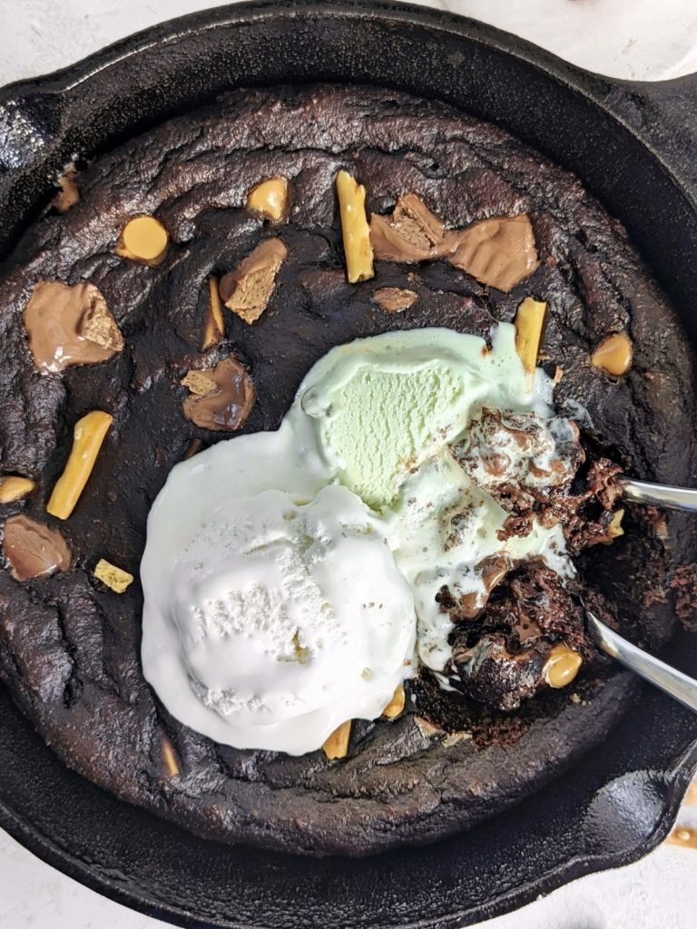 Protein-packed Halloween Chocolate Skillet sweetened protein protein powder, and actually sugar-free! An indulgent chocolatey halloween cast iron skillet dessert for the next party!