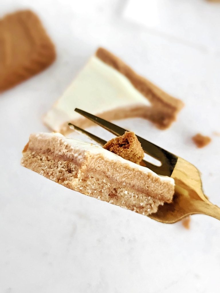 Super simple Biscoff Protein Bars with a protein oat bar, a high protein cookie butter and white chocolate. Make Speculoos protein bars with Lotus Biscoff or homemade cookie butter for a healthy snack, dessert or protein boost!