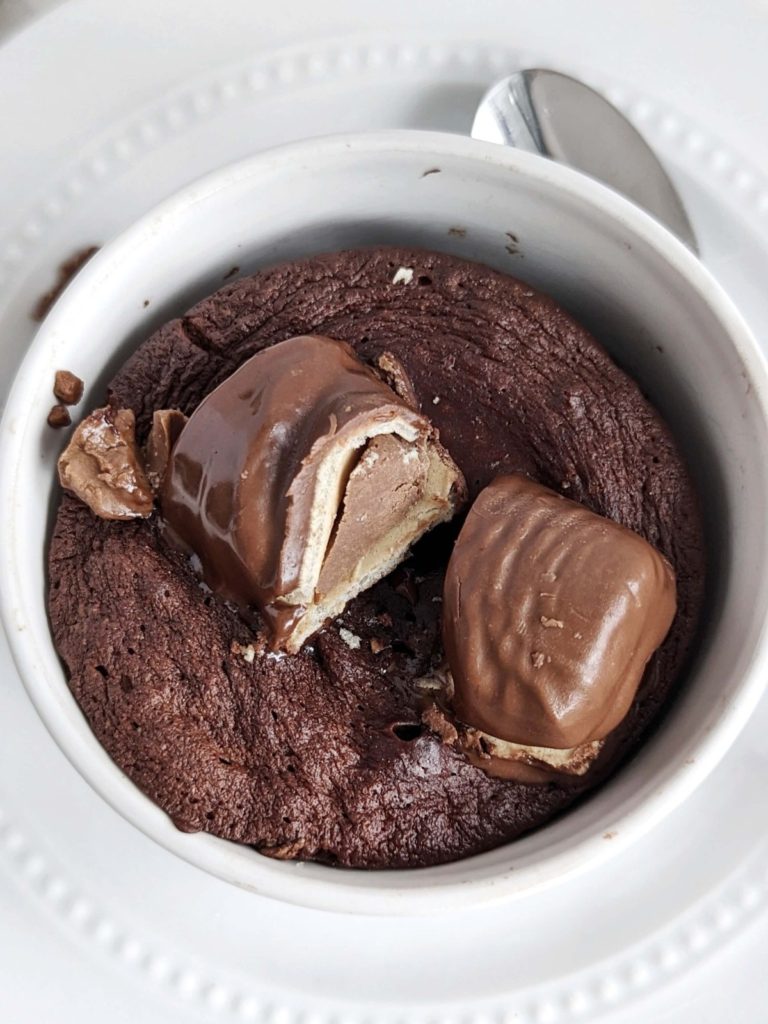 Indulgent Kinder Protein Mug Cake will be your new favorite quick dessert! With protein powder instead of sugar, a fun cashew butter and Kinder Bueno mix, this mug cake is a real treat.