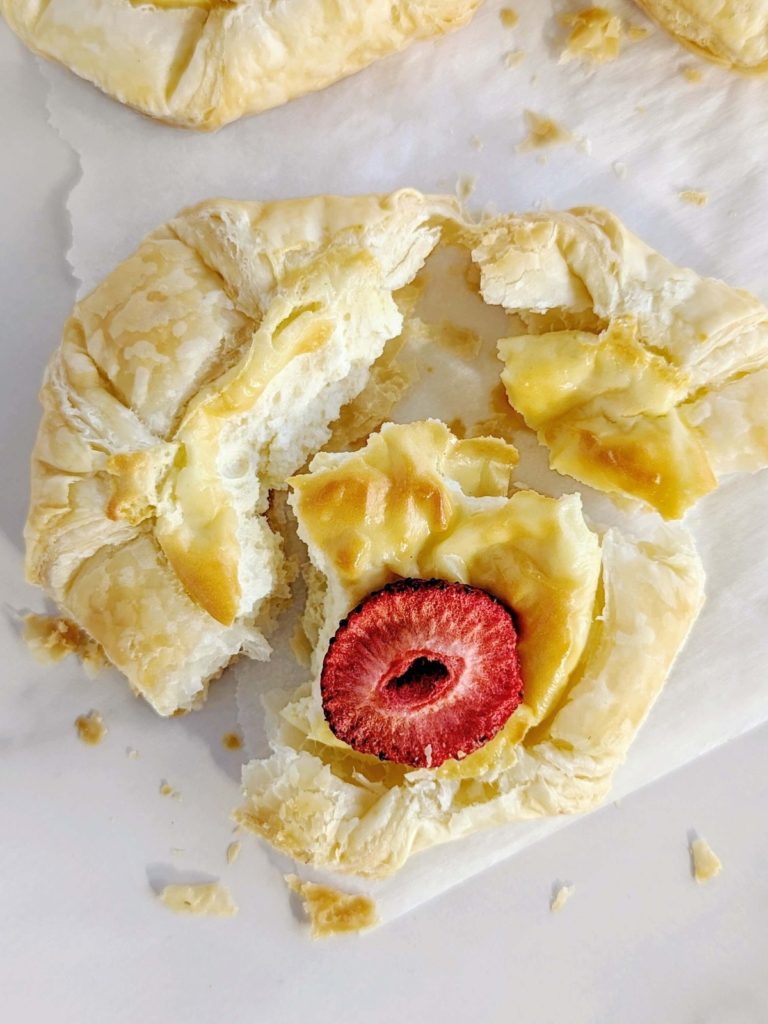 Perfect Healthy Cream Cheese Danish recipe that’s flaky and cheesy! Low calorie and low fat cheese danish pastry uses reduced fat cream cheese, Greek yogurt and protein powder for the filling!