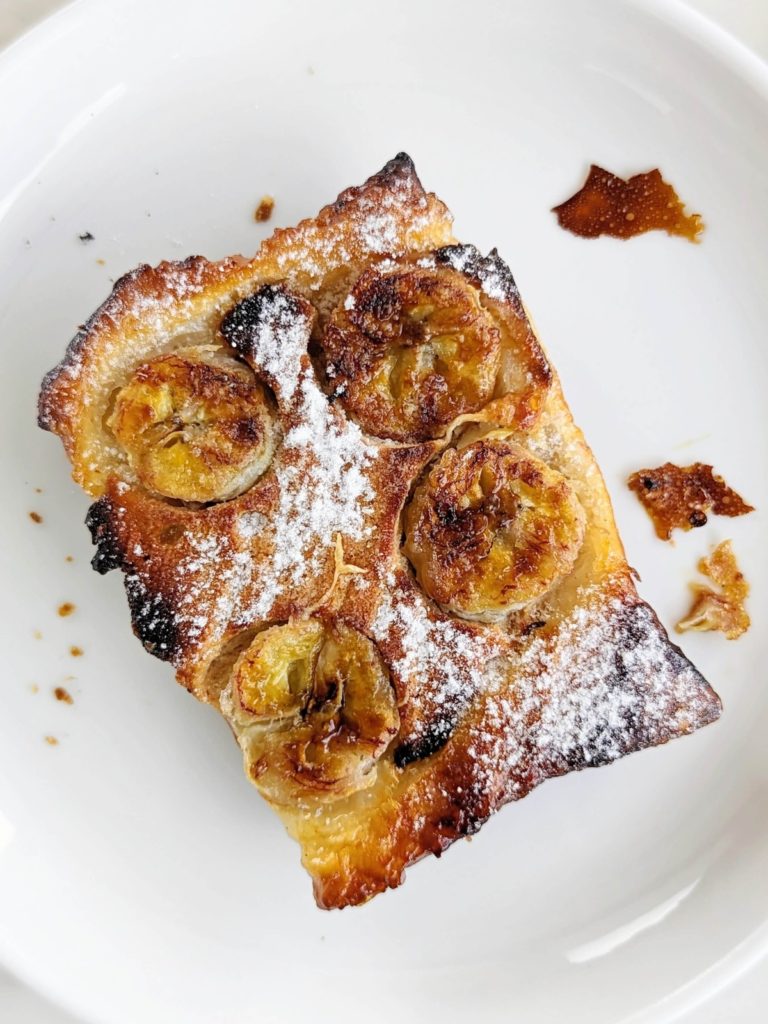 Healthy Upside Down Puff Pastry Tarts are with a high protein, low fat peanut butter banana filling! A light, flaky and delicious treat perfect for breakfast, snack or dessert.