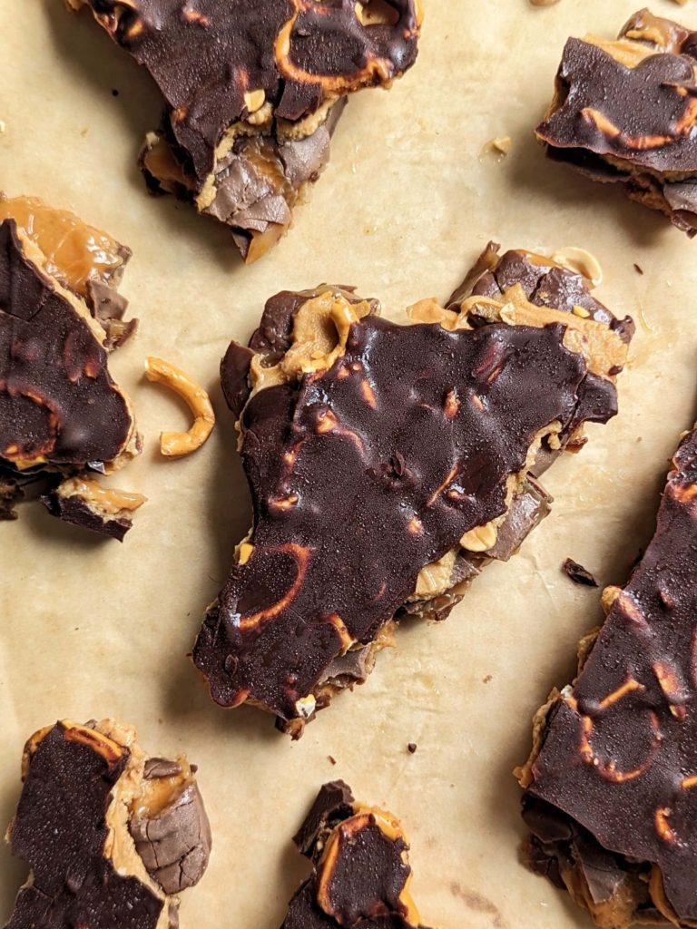 Protein Bar Bark is the guilt-free twist on Viral date bark you didn’t know you needed! A high protein, low sugar, low fat recipe using protein bars and high protein peanut spread.