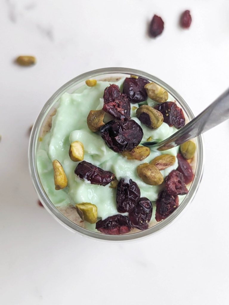 Perfect Pistachio Protein Overnight Oats with a creamy protein oatmeal, protein pistachio pudding and chopped pistachios! An easy, healthy and hearty pistachio oat recipe.