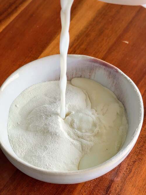 combine protein powder and milk