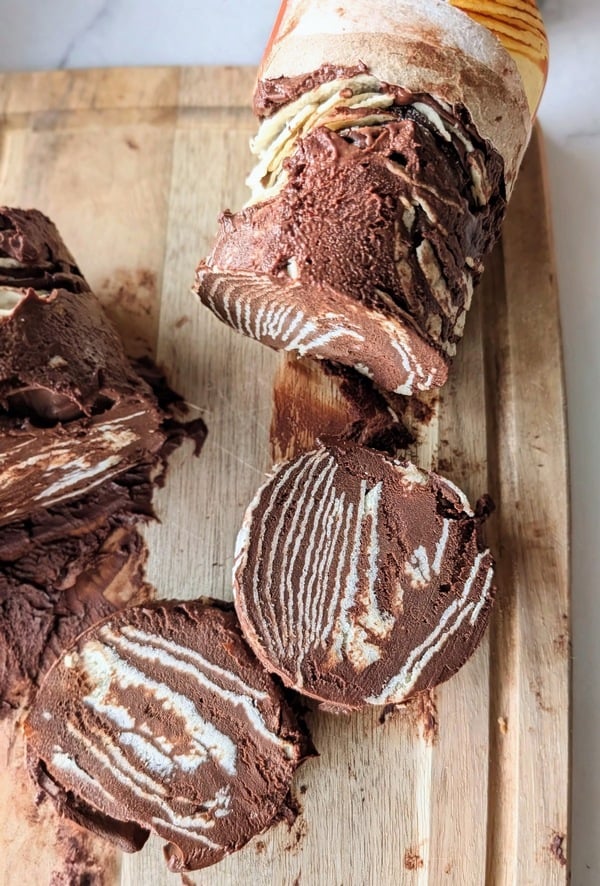 Jump on the trend with this high protein viral chocolate pringles block recipe! A sugar-free, low-calorie hack for the viral potato chip chocolate bar.